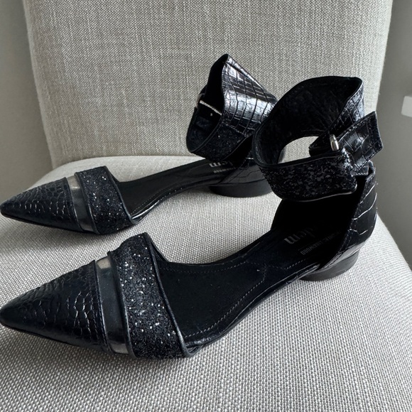 Elegant Black Ankle Strap Women's Shoes - Picture 1 of 8